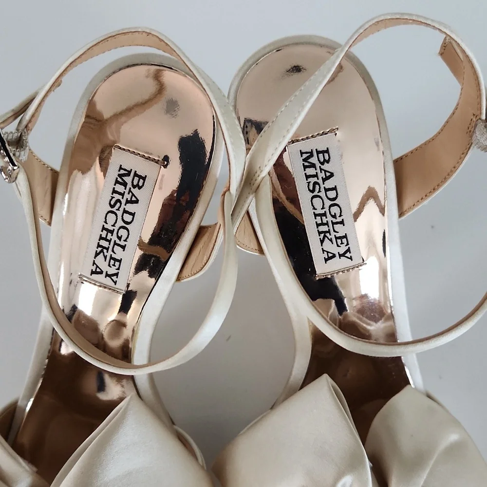 Badgley Mischka Samantha Embellished Satin Sandals $215 5.5 - Picture 6 of 13